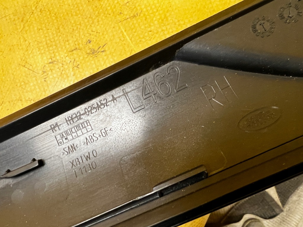 Нова молдинг зовнішня стійка скло перед права land rover discovery v l462 Недорого