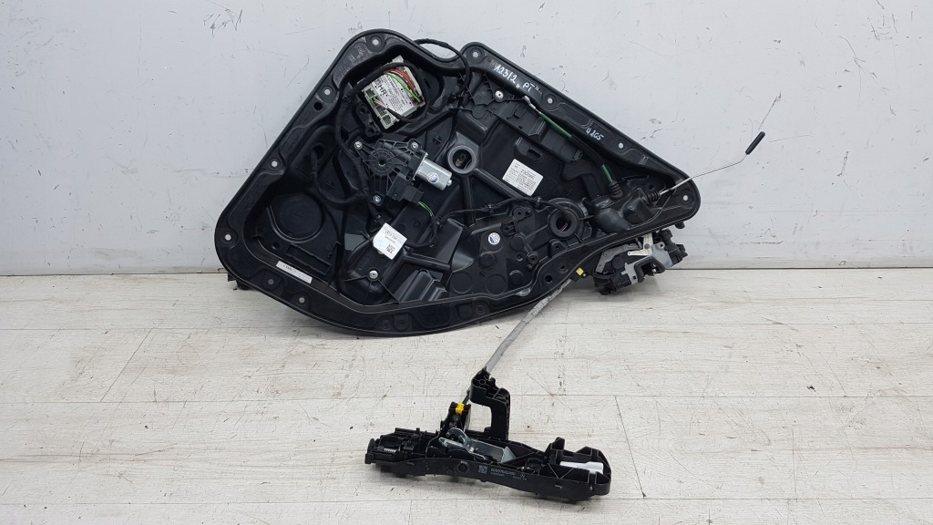 фото №1, Mercedes c klasa w205 механізм двері скло модуль