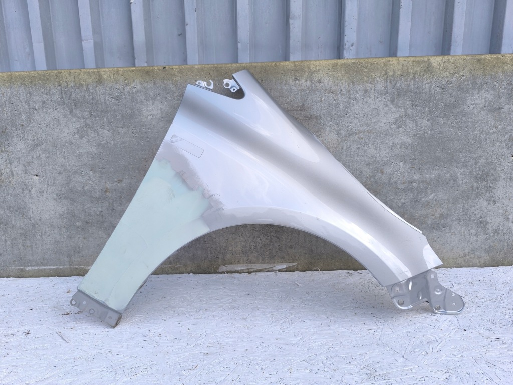 фото №1, Toyota corolla e21 hb kombi крила перед передній правий