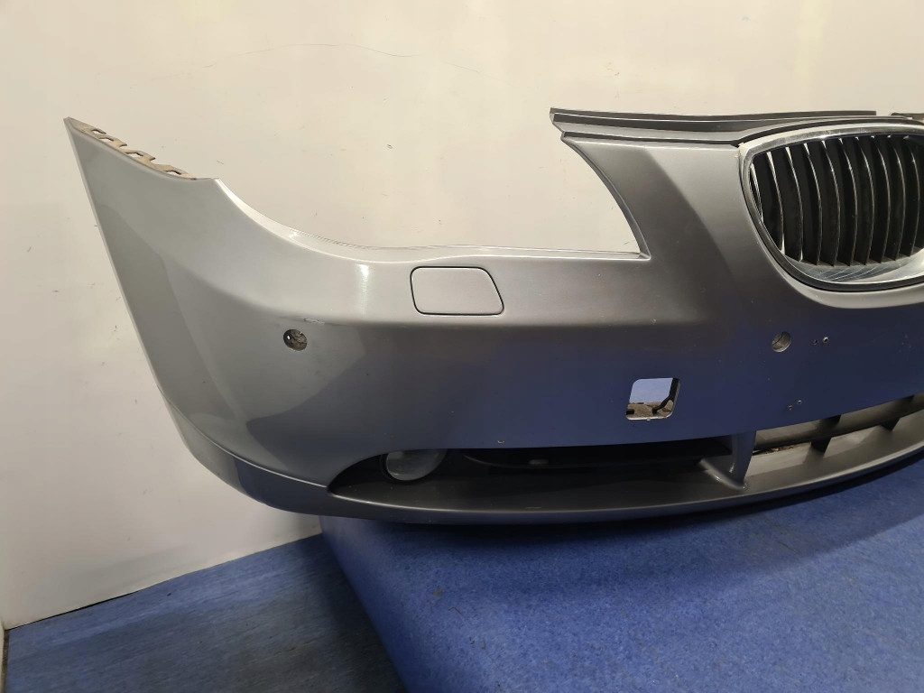 Bmw e61 бампер передні  a08 Оригінал