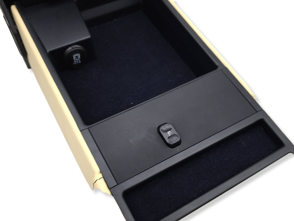 Maserati quattroporte 2008 подлокотник задний в Украине