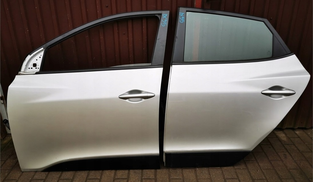 фото №1, Hyundai ix35 lift 12-15 дверь левая задняя полный демонтаж