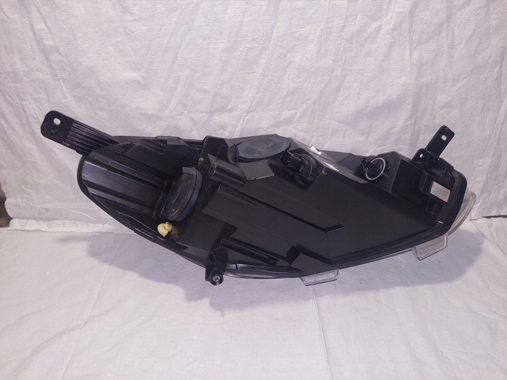 фото №3, Ford fiesta mk8 .лампа левая передняя 2