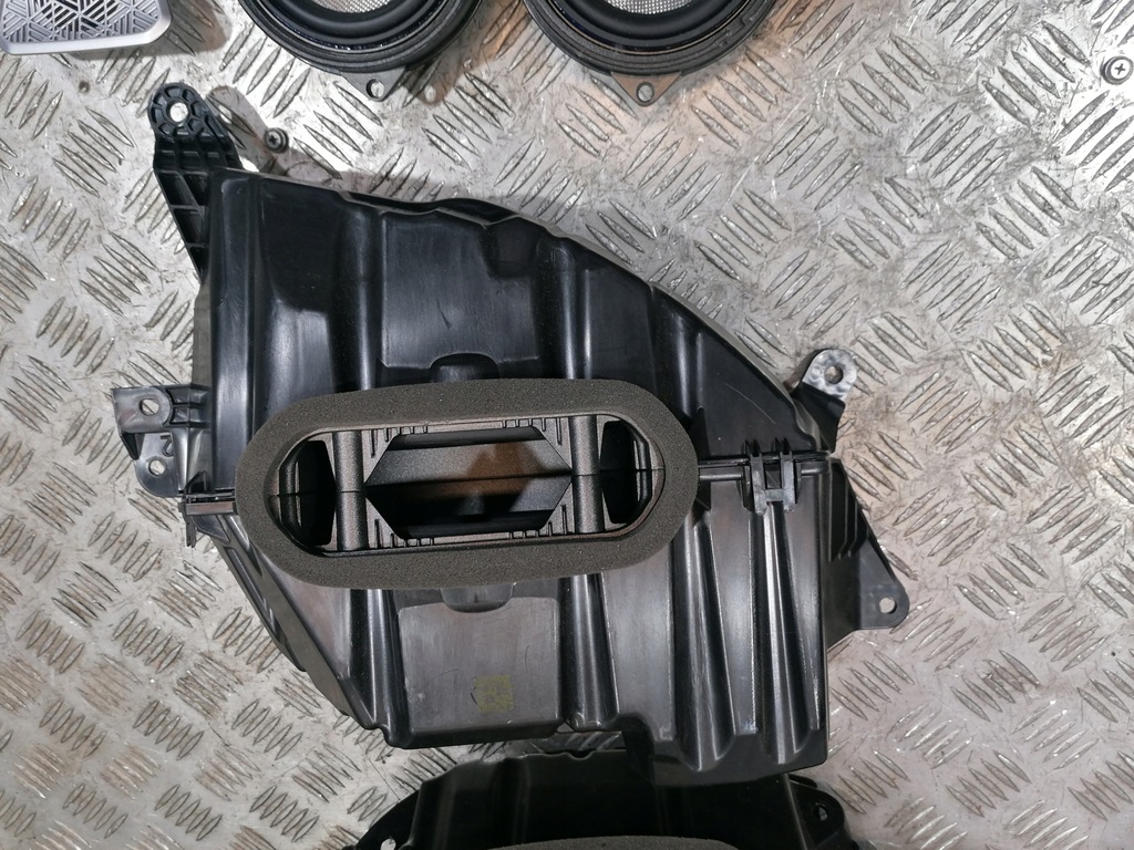 фото №10, Bmw 7 g70 комплект аудио усилитель alev 4 динамики bowers & wilkins