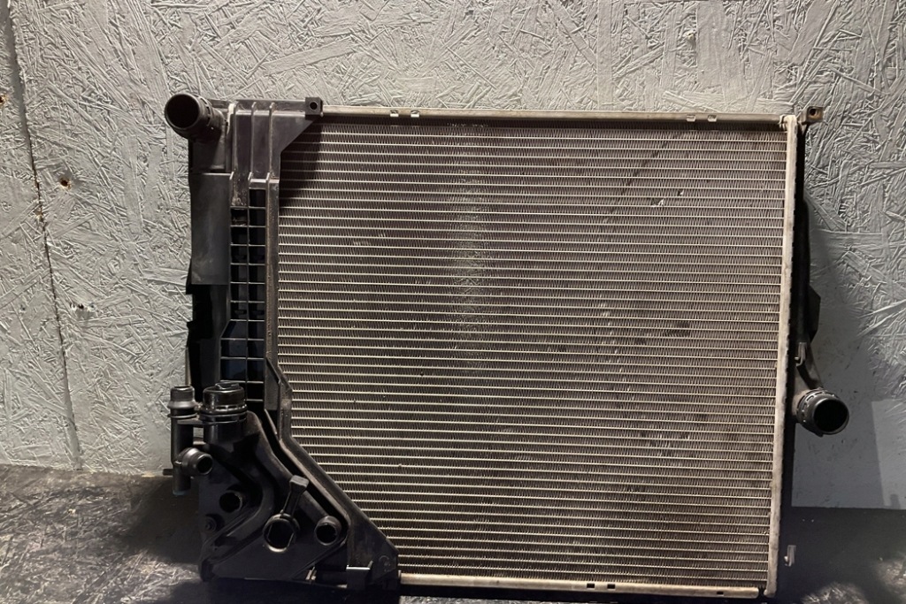 Радиатор воды bmw x3 e83 75302529 2.5l бензиновый 137kw 2004 с Разборки