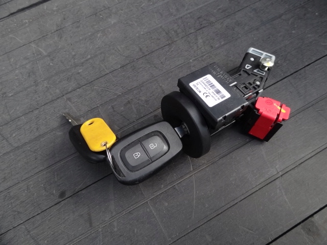 фото №1, Dacia dokker 2019 1,6 sce замок запалювання + 2x ключ