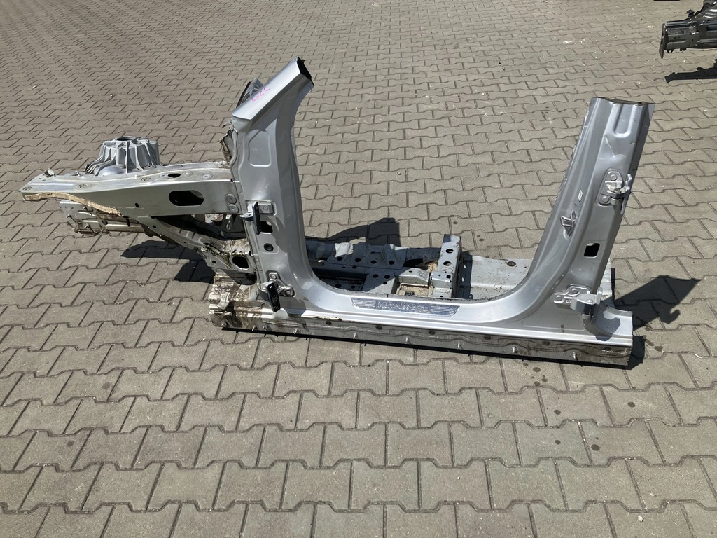 фото №1, Лонжерон левая + порог mercedes glc x253 лак 775