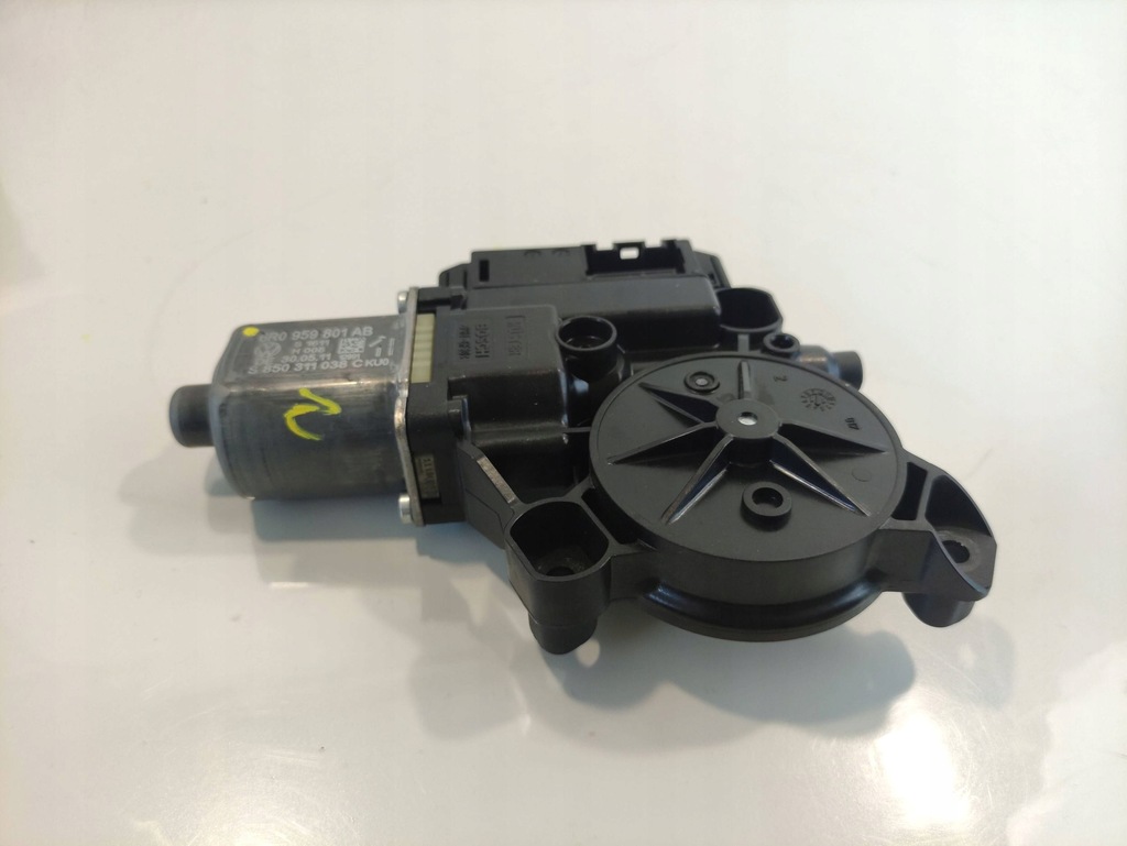 фото №7, Vw polo v 5 моторчик стекло левый перед 6r0959801ab