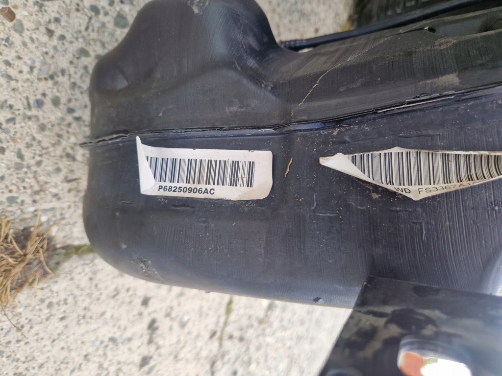 Dodge durango 5.7 2017- комплектний  бак bak паливної  68250906ac Зі Шроту