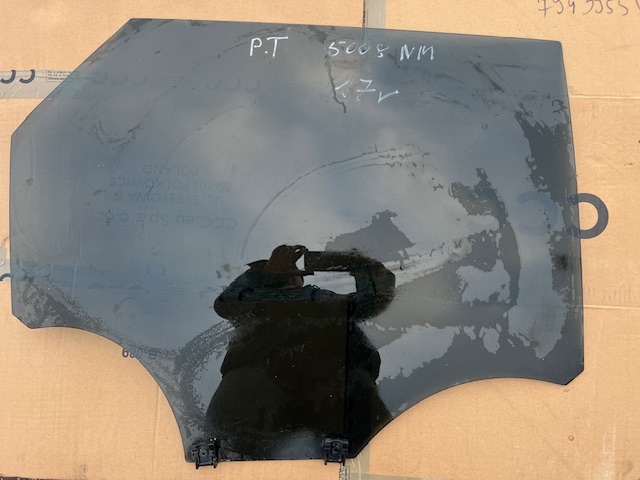 фото №1, Стекло дверь правый задняя оригинал peugeot 5008 ii 17r