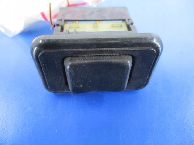 фото №1, Volvo 960 кнопка скло задня лівий 1362511