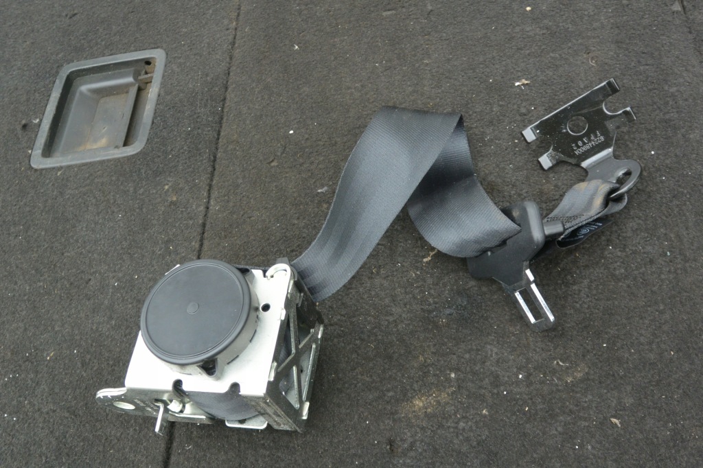 фото №4, Maserati quattroporte pas безопасности задняя центральный