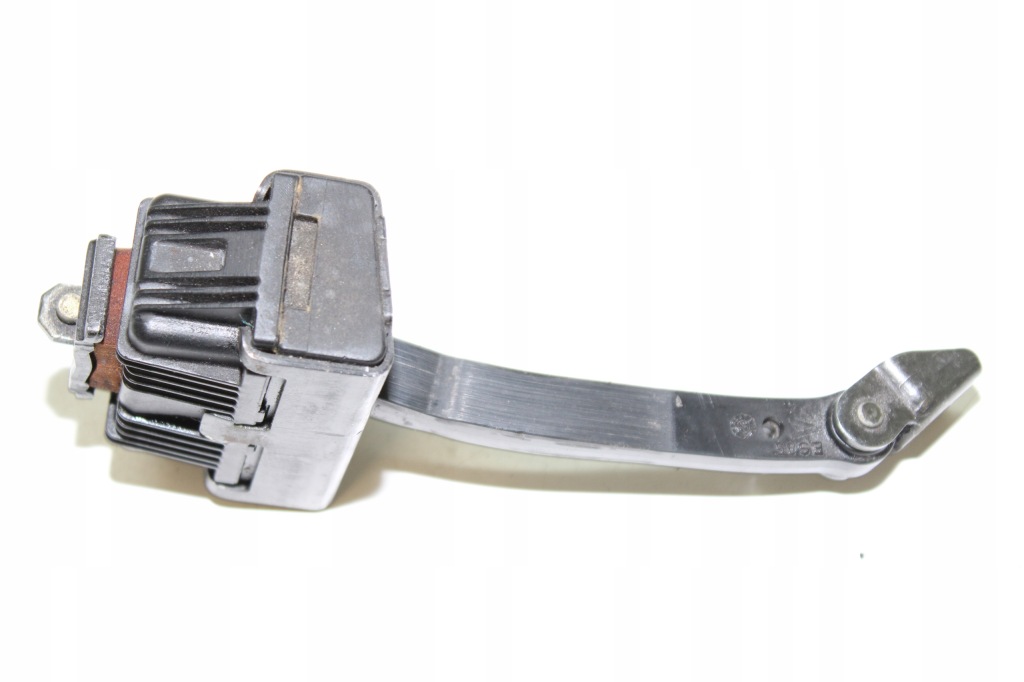 Ограничитель дверь правый перед bmw 5 e60 7033609 Недорого