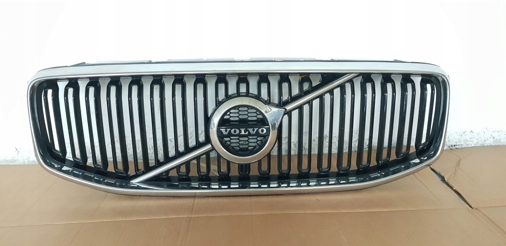 фото №1, Volvo xc60 ii 17- решётка радиатора решётка радиатора