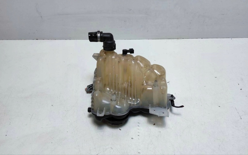 фото №8, Бак бачок розширювальний jaguar f-pace gx73-8a080-ac