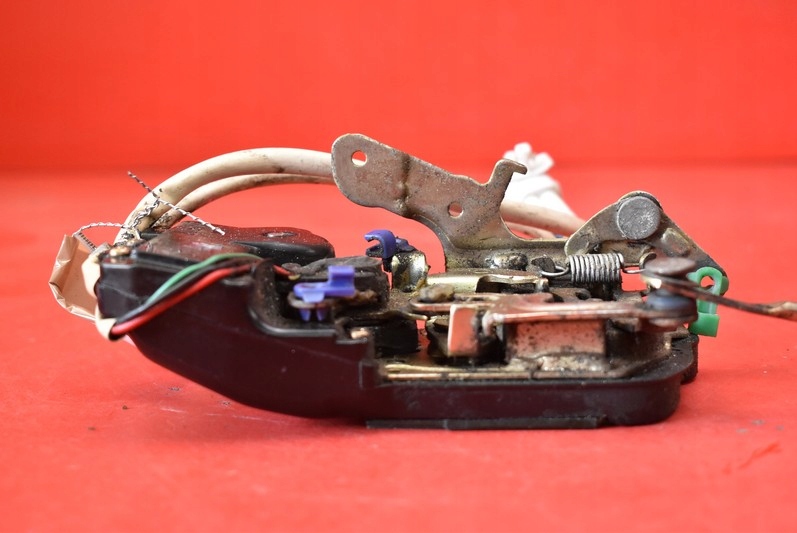 фото №1, Замок двері лівий перед eu suzuki baleno 1 i 00r