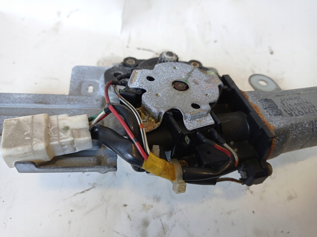 фото №6, Моторчик люк toyota rav4 ii 8573033010