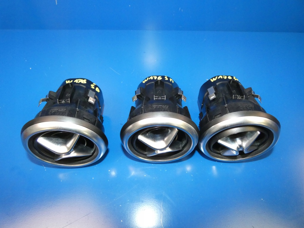 фото №1, Mercedes a w176 решітка обдув середня