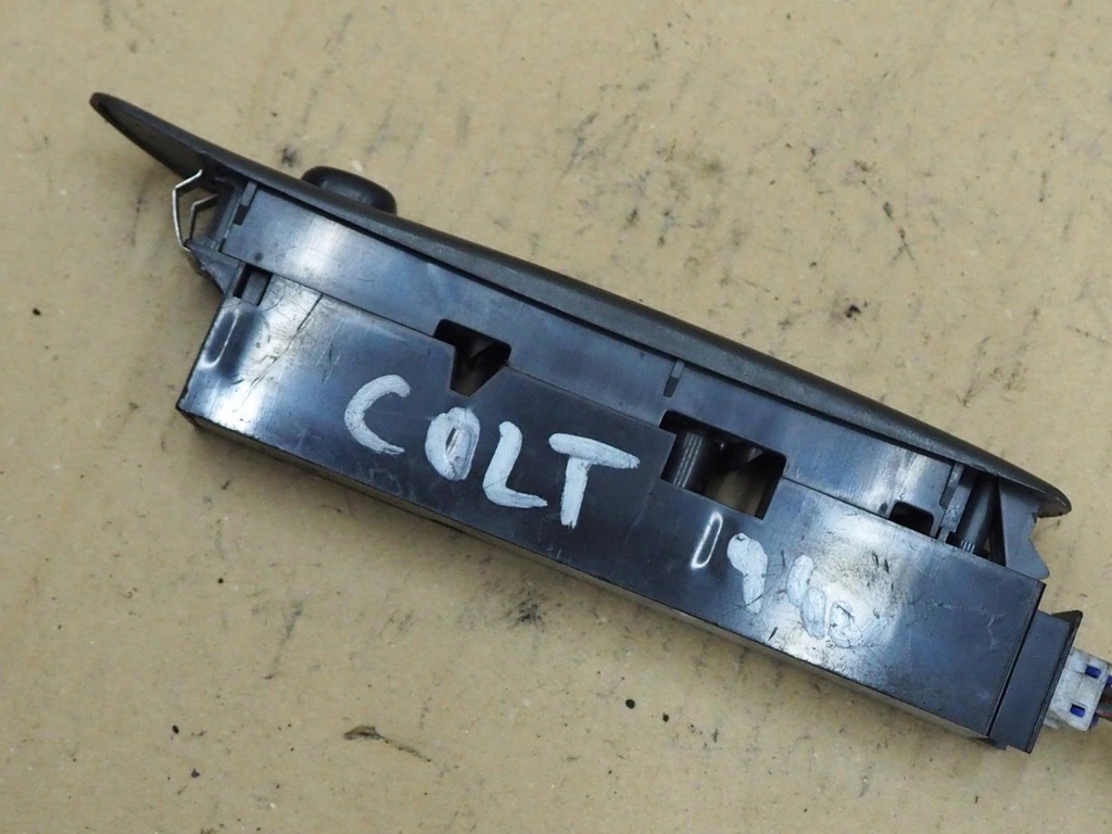 фото №9, Стекло colt 1996 левый панель перед mb960385