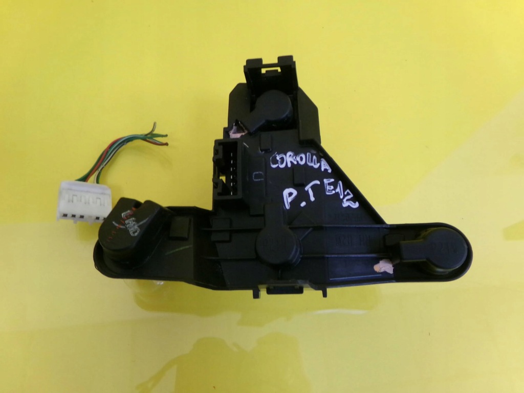 Вкладыш лампы правый задний  toyota corolla e120 e130 nr862 с Разборки