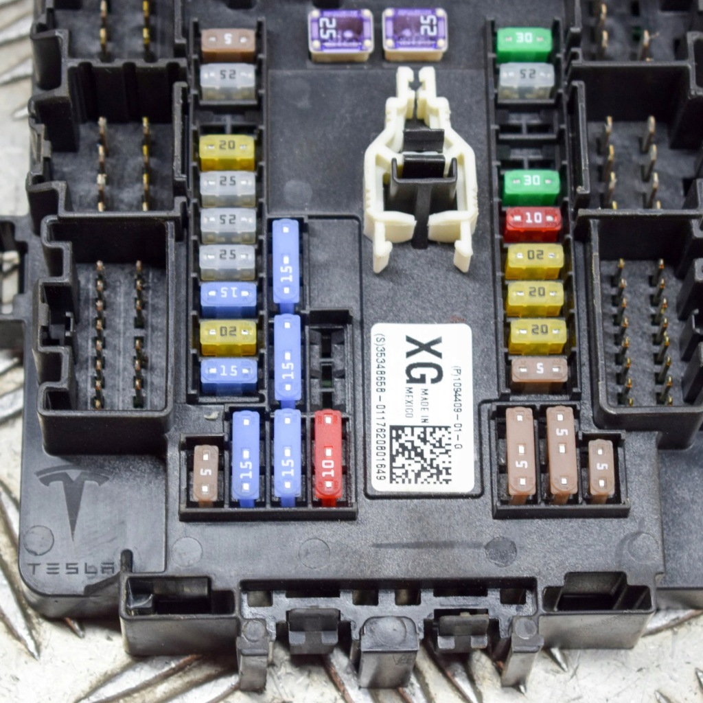 Tesla model x 2020 рамка / модуль предохранителей Доставка