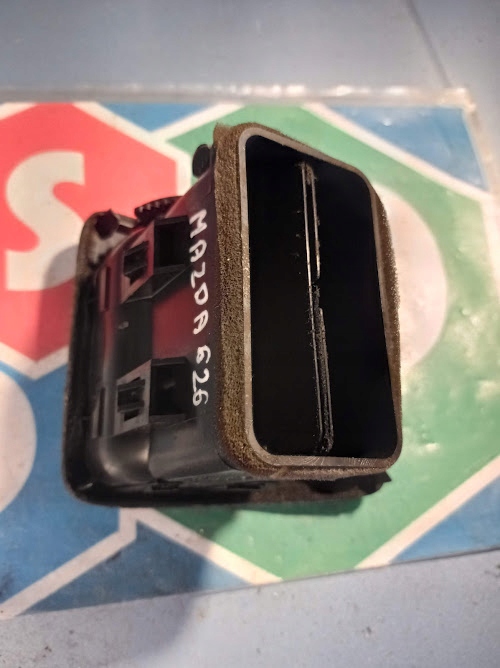 фото №4, Правая решётка обдув воздуховод mazda 626 gm732