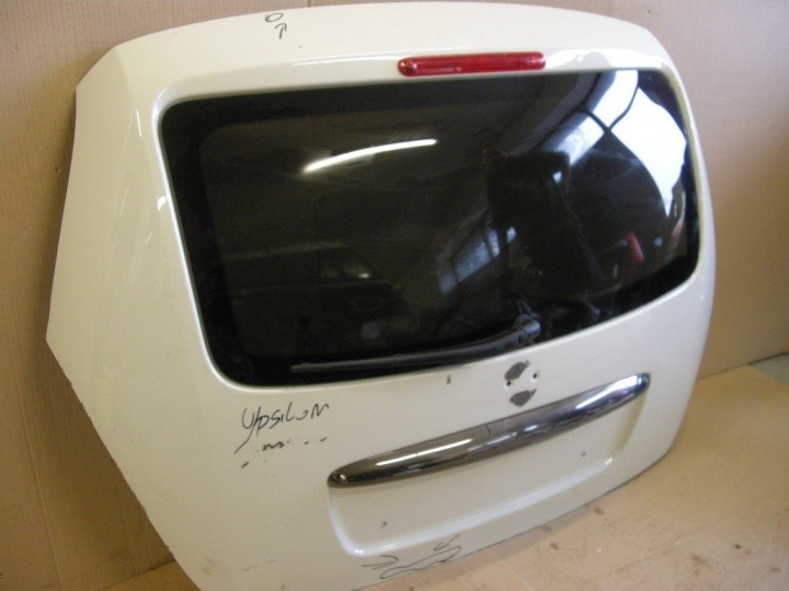 фото №2, Lancia ypsilon кришка багажника задня