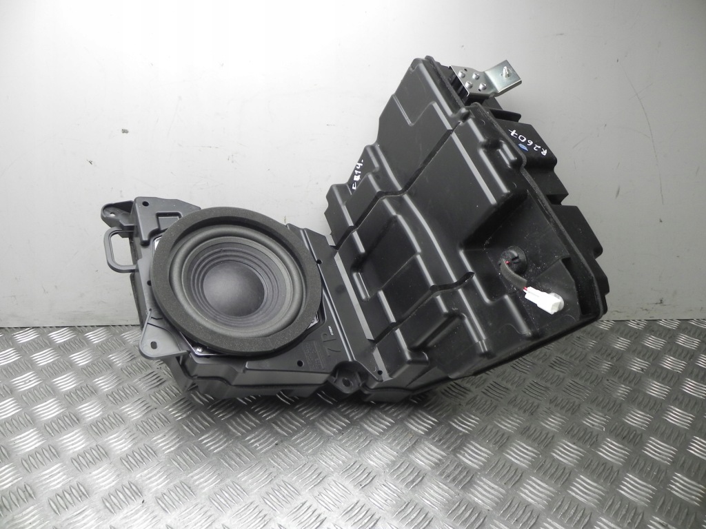 Купити Динамік низькочастотний lexus rx 2017 8615048090