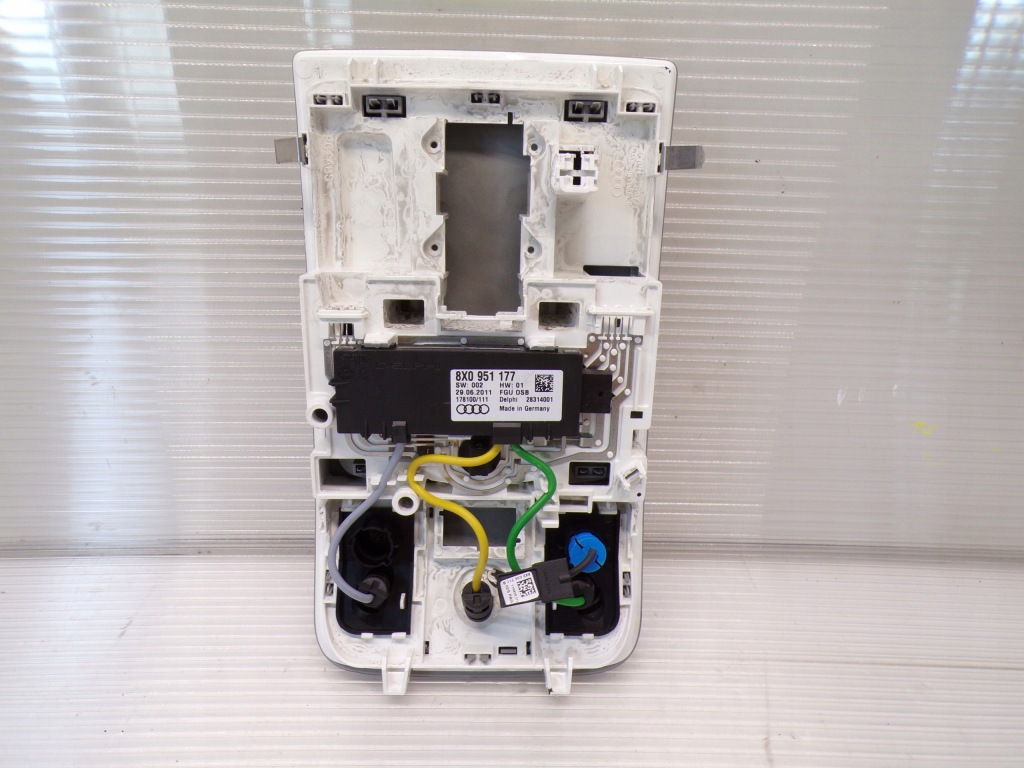 фото №4, Лампа стельовий освітлення салону audi a1 8x 8x0951177