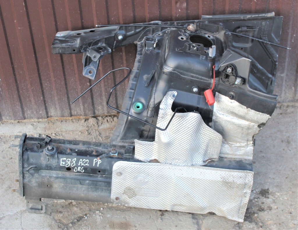 фото №1, Чверть підкрилок правий перед bmw e88 e82 оригінал