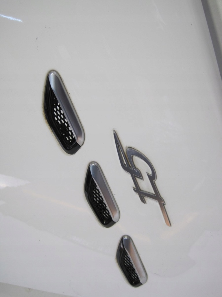 Крыло  левое  maserati grecale в Украине