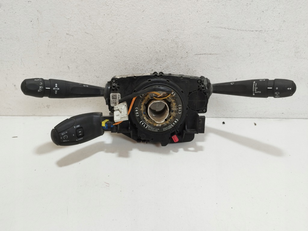 фото №1, Peugeot 208 перемикач комбінований 98030392zd