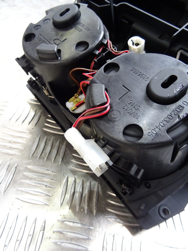 фото №8, Bmw 8 g14 g15 бардачок кружки w туннель