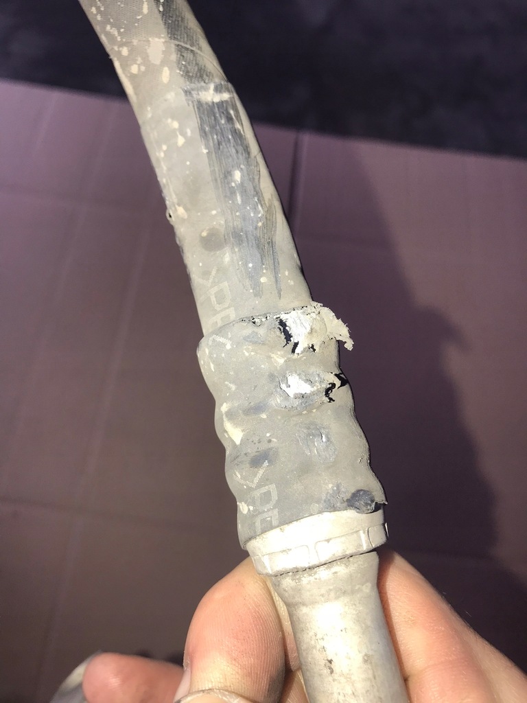 фото №4, Audi a4 b7 труба шланг кондиціонера 8e0260701bs