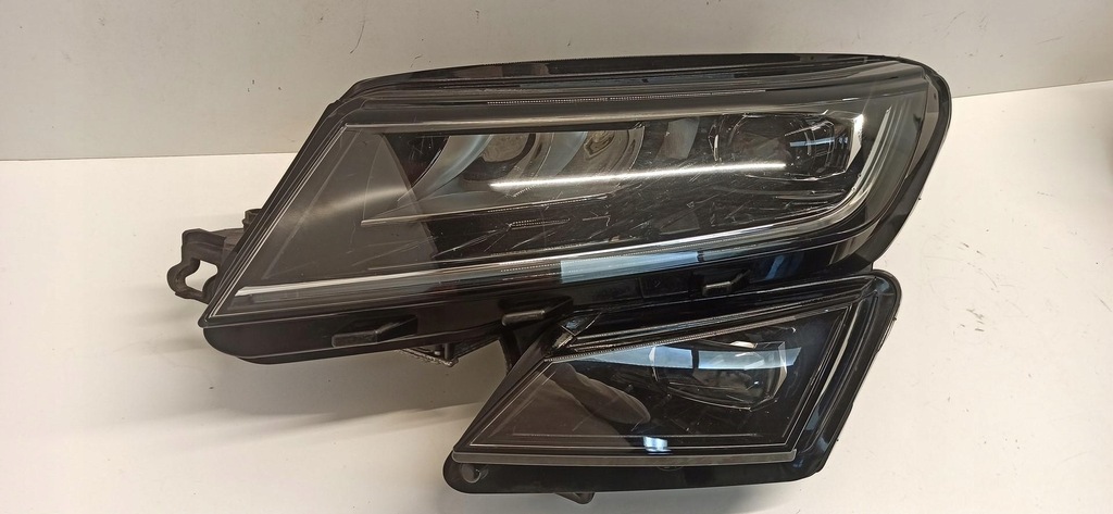 фото №1, Skoda kodiaq лампа левый перед anglik rhd 567941015e