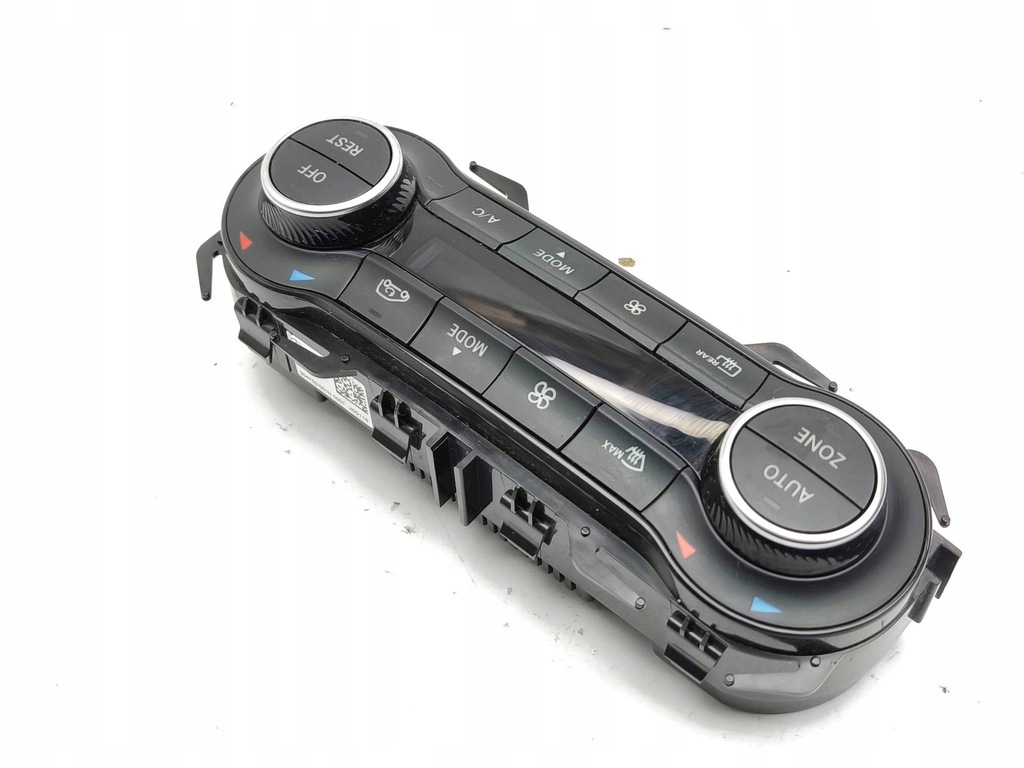 фото №8, Infiniti q30 2016 панель кондиционера