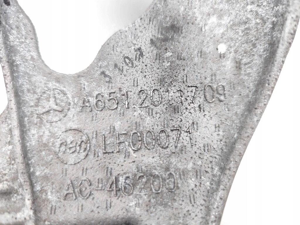 фото №7, Mercedes-benz b-class кронштейн генератора b220cdi / d дизель a6512011709