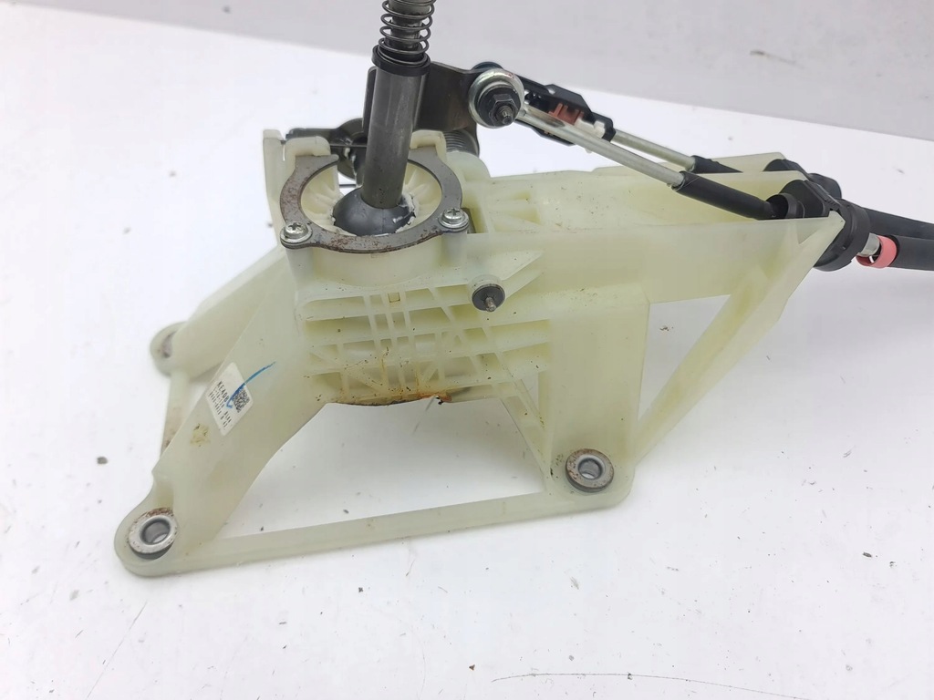 фото №12, Mazda 6 2013 домкрат переключения передач / верхний