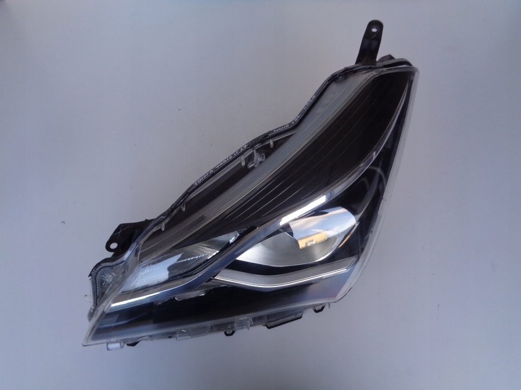 фото №4, Лампа левая фара toyota yaris iv 17-