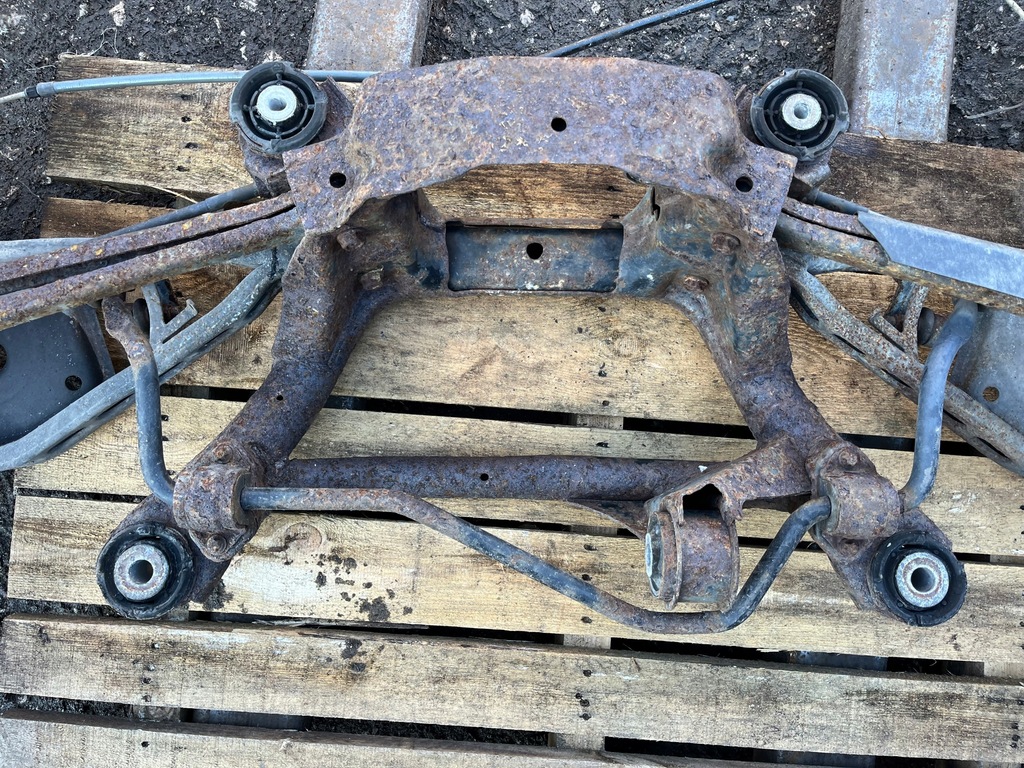 фото №10, Подвеска балка подрамник рычаги поворотный кулак задняя bmw x3 e83 2.5i m54 192 km