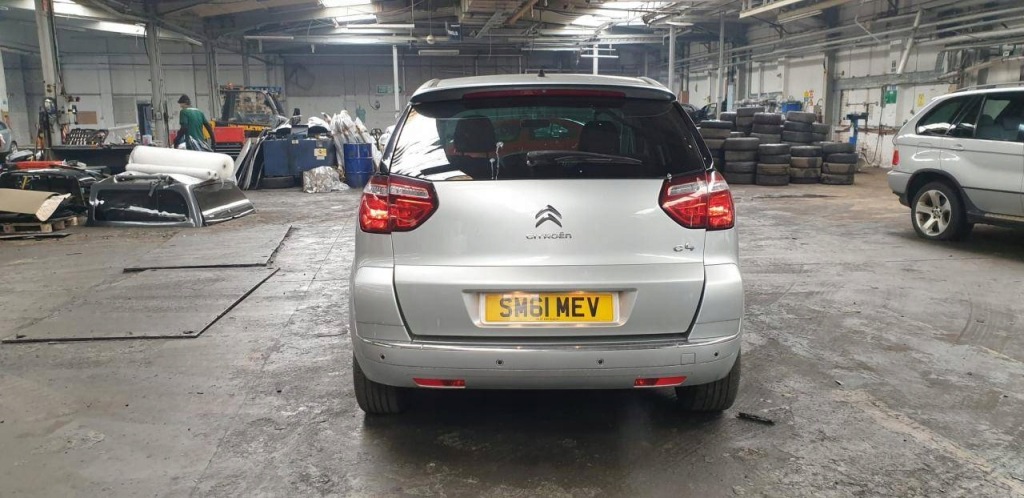 фото №10, Молдинг крышки citroen c4 picasso 2011 9682607977