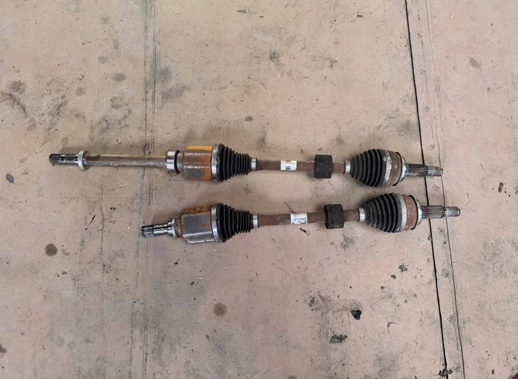 Купить Приводной вал левая перед передняя renault austral 1.2 e-tech 200km 391015485r