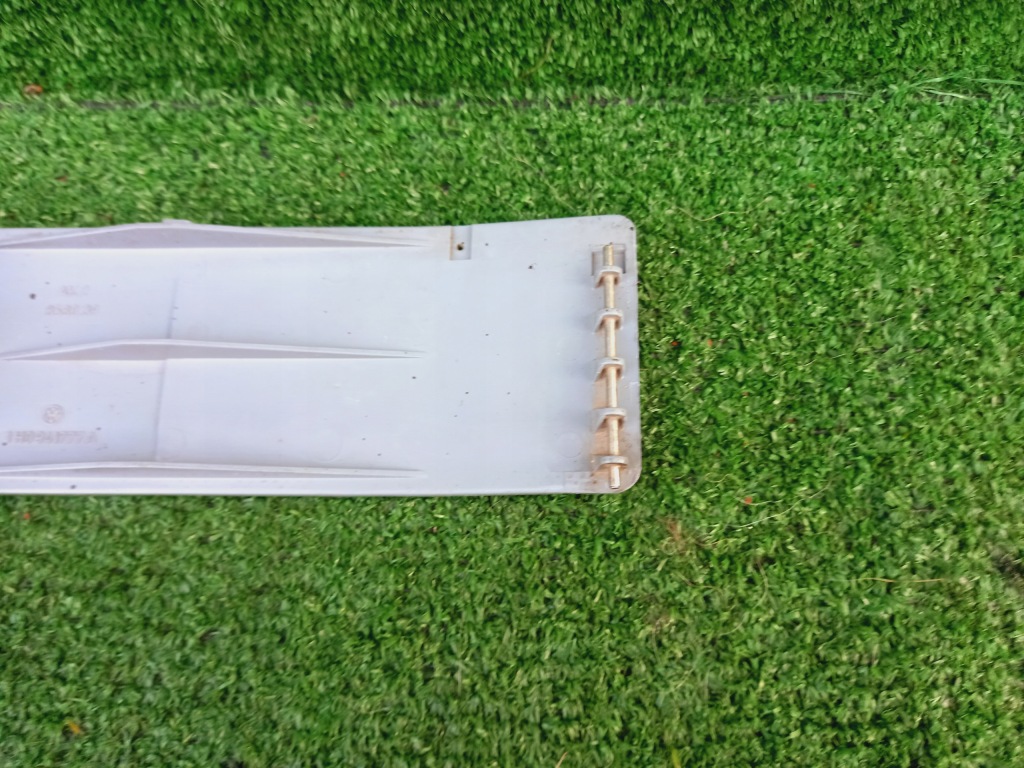 фото №14, Vw golf iii отражатель заглушка бампера левая оригинал 1h0941777a