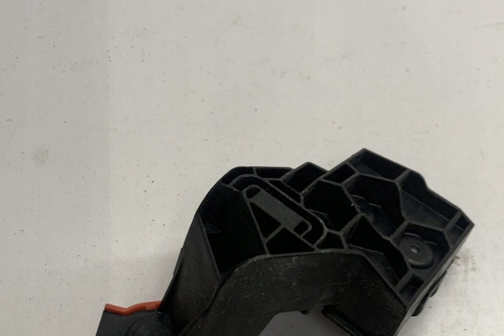 Клемма аккумулятор bmw x5 f15, f85 9367807 3.0l дизель 190kw 2015 Киев