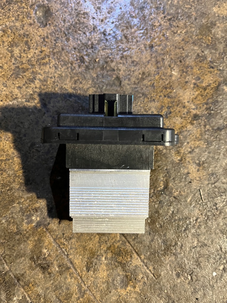 фото №1, 32 kia optima iv 2018- резистор резистор обдув