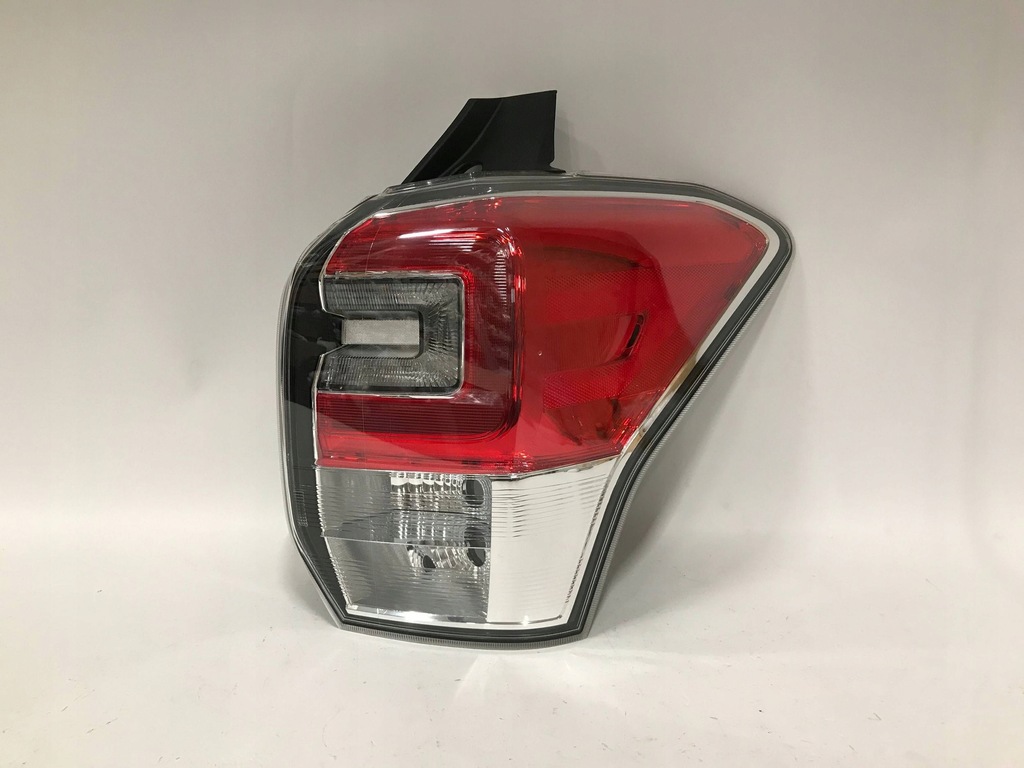 фото №1, Subaru forester iv 16+ лампа задняя правая led europa