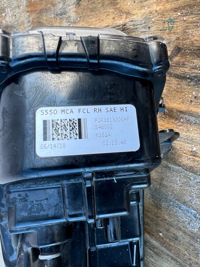 Ford mustang vi рестайлинг  18- противотуманная фара led поворотник правый с Разборки