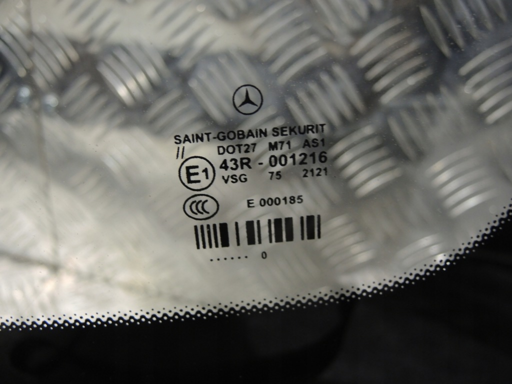 Стекло передок  mercedes w212 a212 камера ночное видение Доставка