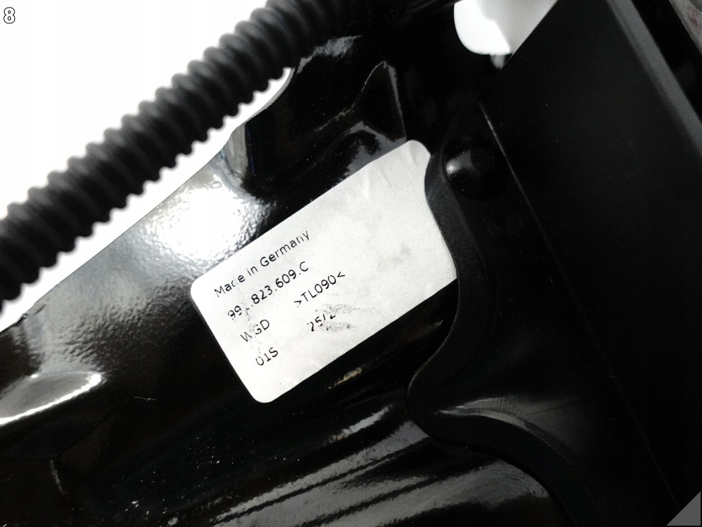 фото №9, Porsche 911 992 19- замок механизм крышки багажника нижняя часть перед