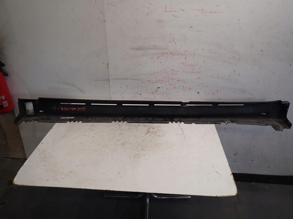 Порог правый молдинг порог подножка mercedes gle w167 2019- a1676900404 Недорого